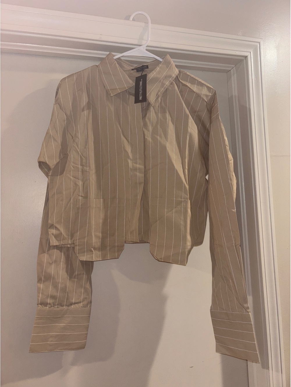 NWT PrettyLittleThing Stone Pinstripe Cropped Shirt US 10 UK 14 EU 42 - Picture 1 of 7